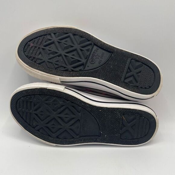 Converse Chuck Taylor All Stars - size 11 - Picture 8 of 8